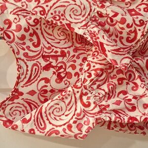 👗Red and White Patterned Dress